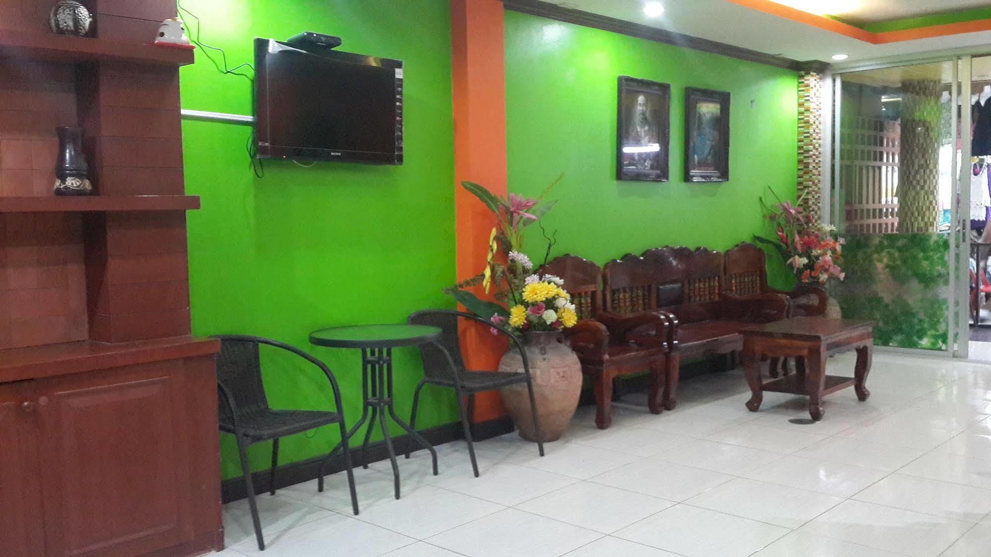 Silla Patong Hostel Exterior foto